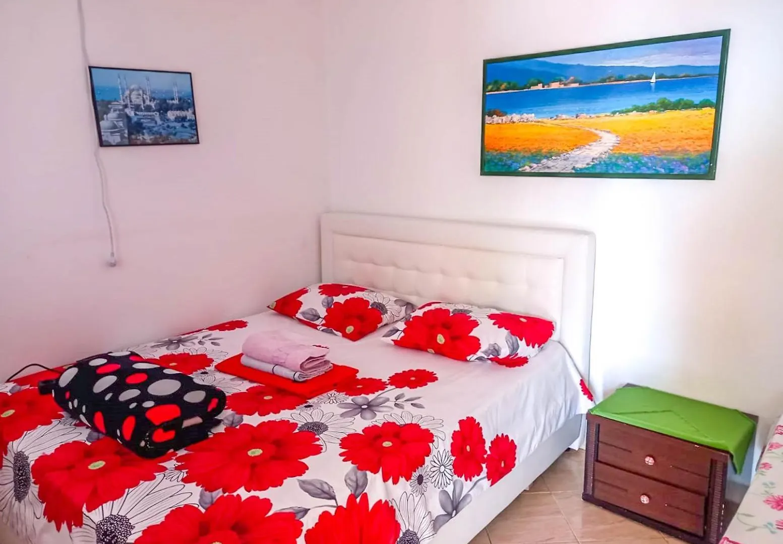Sea View Apartments Vlorë 0*,  Albania